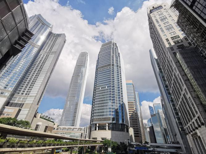 美兰空港：跌超 4%，报 7.9 港元「美兰空港停牌原因」 维修服务