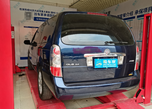 8万块捡漏一辆开了5年的别克GL8打开尾门买家扭头就走了