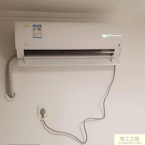 家里一插上空调插头就跳闸，为什么。一开空调就跳闸，为什么。
