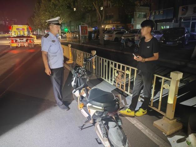 骑电摩需要牌照、驾驶证。菏泽警方公布典型案例