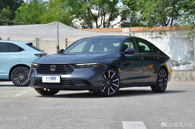 日系汽车以“不充电”为卖点的油电混合汽车,最终一败涂地!