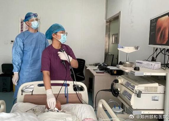 信阳市中心美容成功开展四级手术经支气管镜高频电刀肿瘤切除术