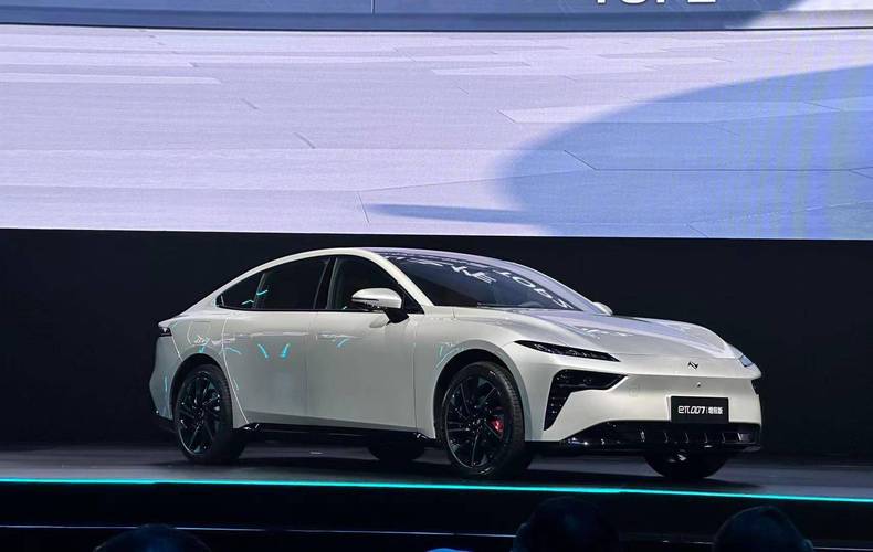 增程轿车新选择，东风eπ007上市，纯电续航200km