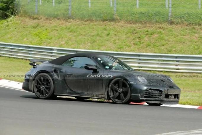 2026保时捷911TurboS敞篷现踪上看700匹马力的油电敞篷跑车