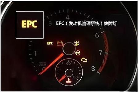 发动机高温故障灯亮起，该熄火还是怠速。做错汽车可能报废