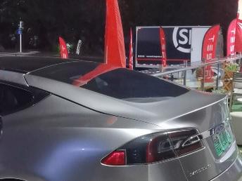 老车主福音特斯拉上线Model3原厂电尾门升级售3980元质保3年 家电资讯