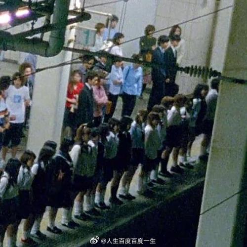 日本失业女子疑带两名男童跳轨铁道线路延误影响5000多人