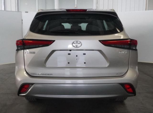 2.0T+8AT+四驱月销破万中型SUV，空间不输汉兰达