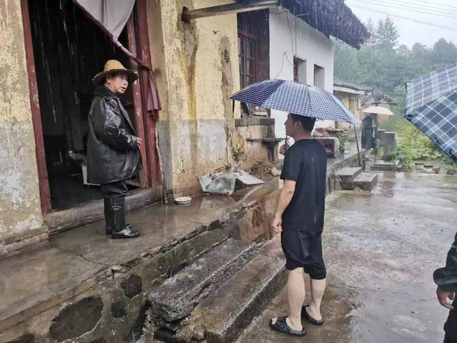 被洪水肆虐的鹤壁淇县西岗防汛救灾碎片