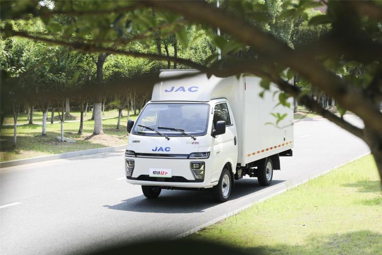 30台三一纯电动搅拌车陕西交付，纯电轿卡恺达U7预售9.98万元起