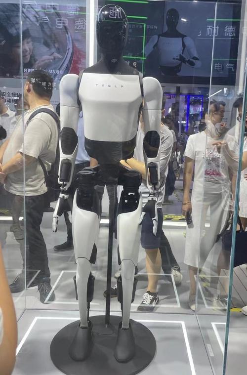 特斯拉人形机器人全身控制能力再进化手指已具备触觉