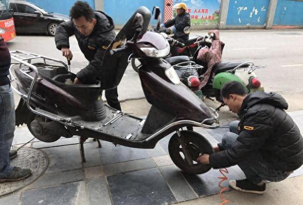 摩托车停久了启动不了怎么办。