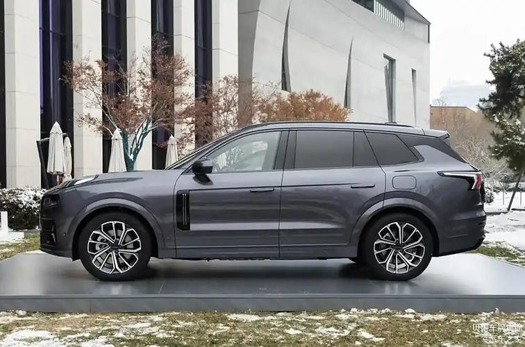 搭配2.0T插电混动系统，售价28.99万，领克09亚运行政版上市