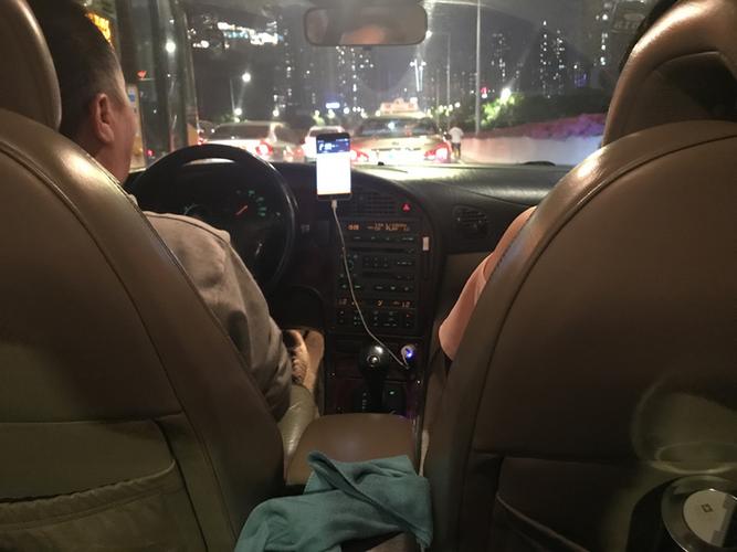音响一直滴滴的响怎么回事