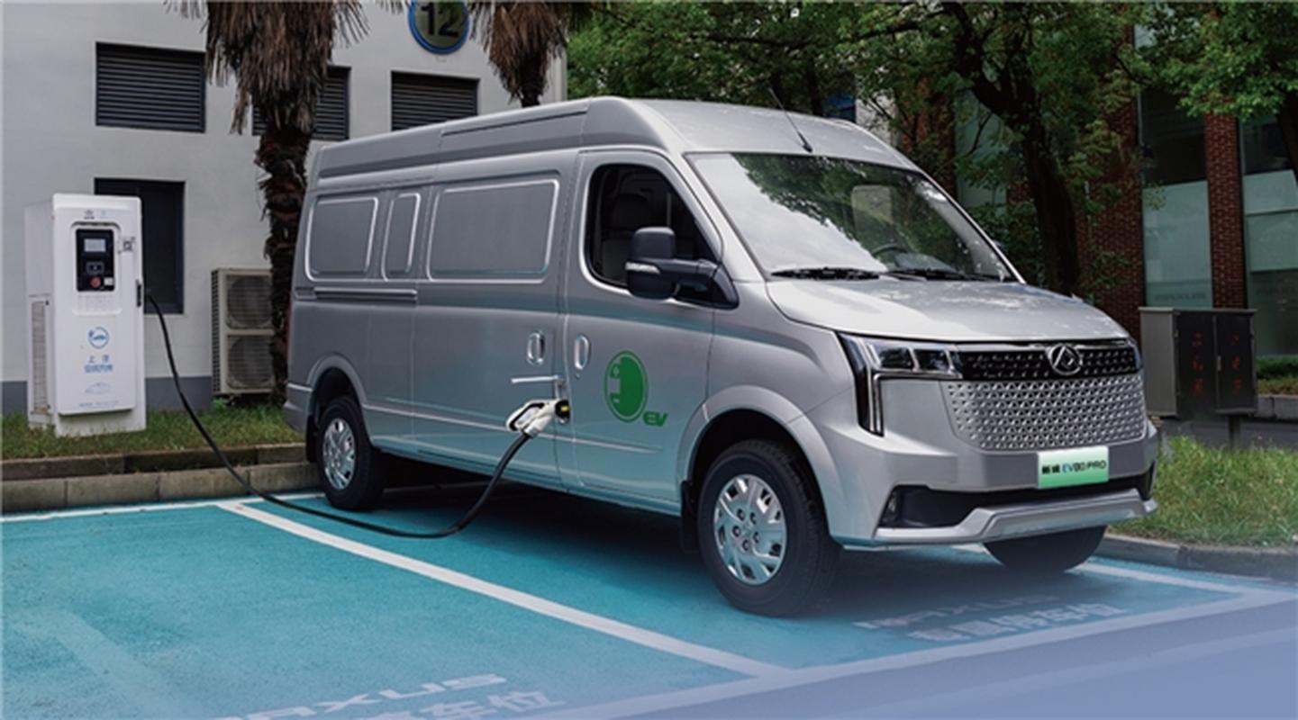 大通新途ev80深度比拼江铃特顺EV呈现碾压式胜局。