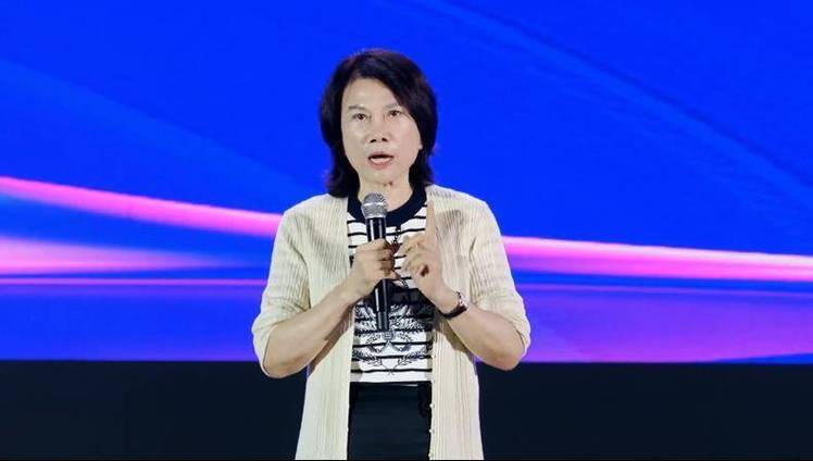 董明珠不用格力空调不是傻吗。省钱你不要就是浪费