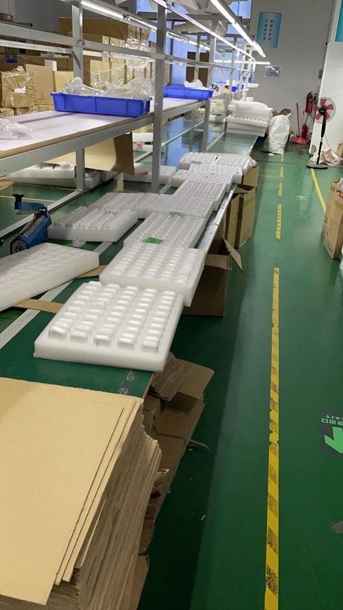深圳市民网购品牌蓝牙耳机疑为假冒，举报后牵出3造假窝点