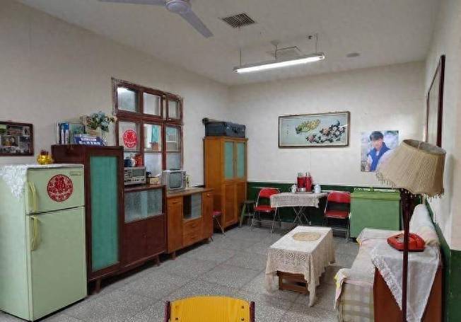 八零年代室内装修：风格与时代的印记