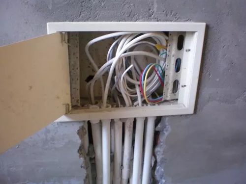 匠心独运，品味非凡_探寻现代家居弱电箱装修之美