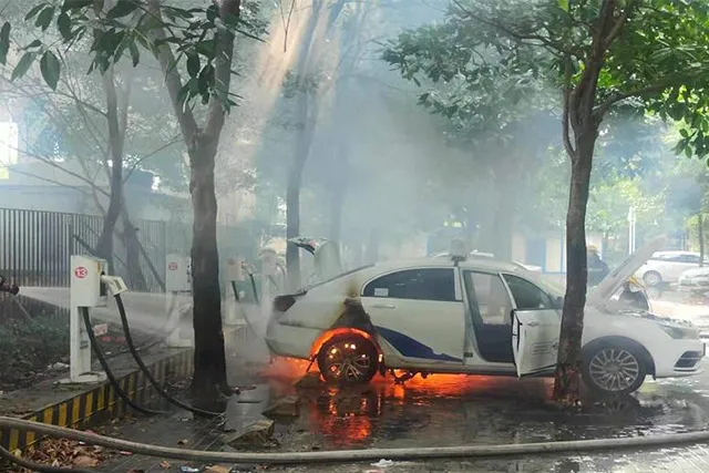 多地出现车辆自燃 高温天用车注意这些 多地出现车辆自燃 高温天用车注意这些「多地出现车辆自燃 高温天用车注意这些问题」 维修服务